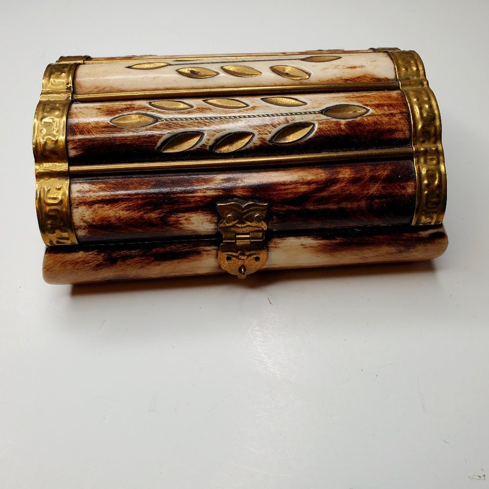 Vintage Arched Top Bone box, velvet lining, 5.5" x 4" Leaf inlay top, banded edg